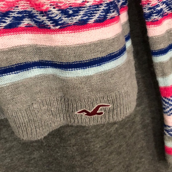 Hollister sweater - Picture 2 of 5